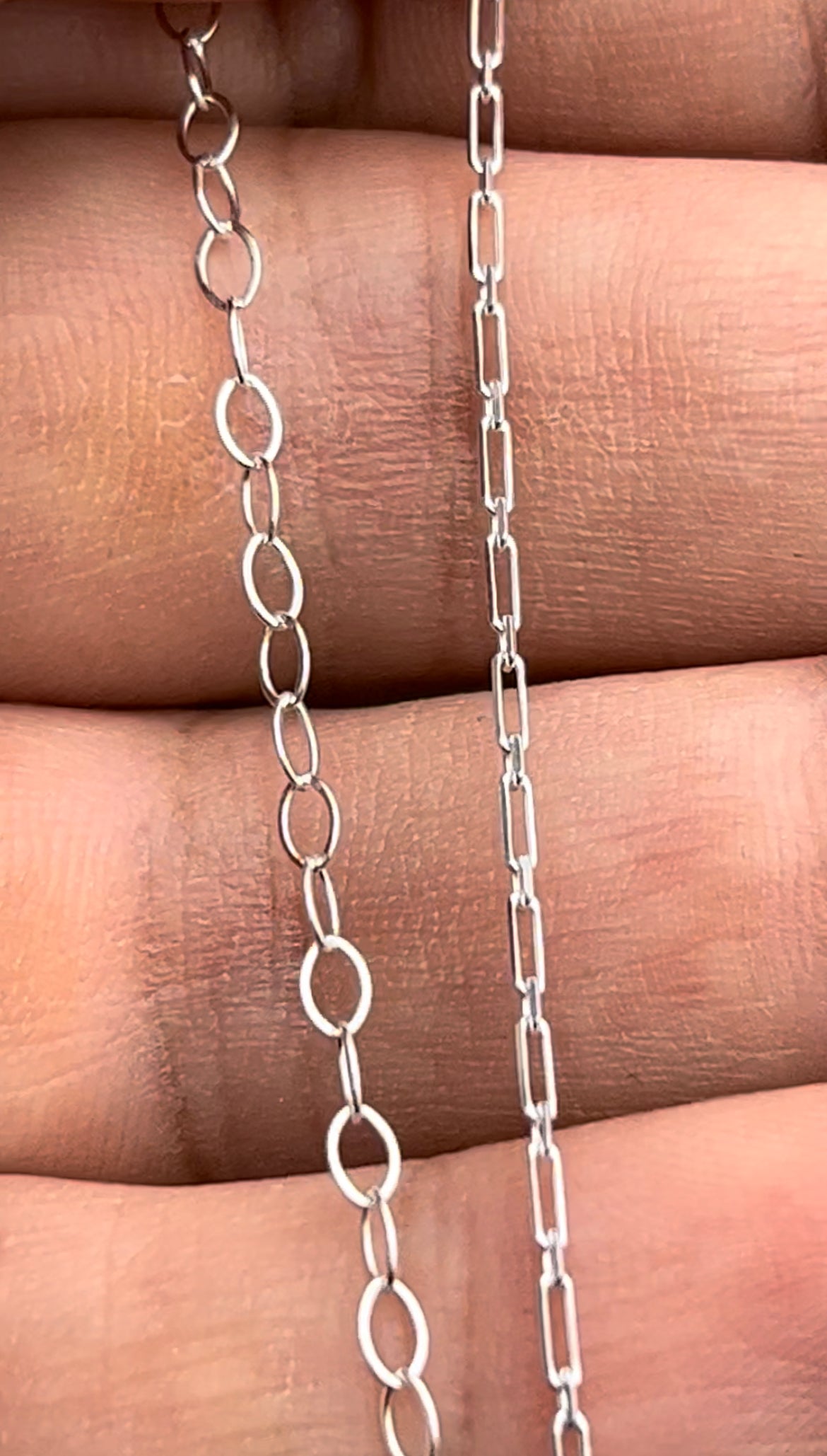 Paper clip and oval necklace