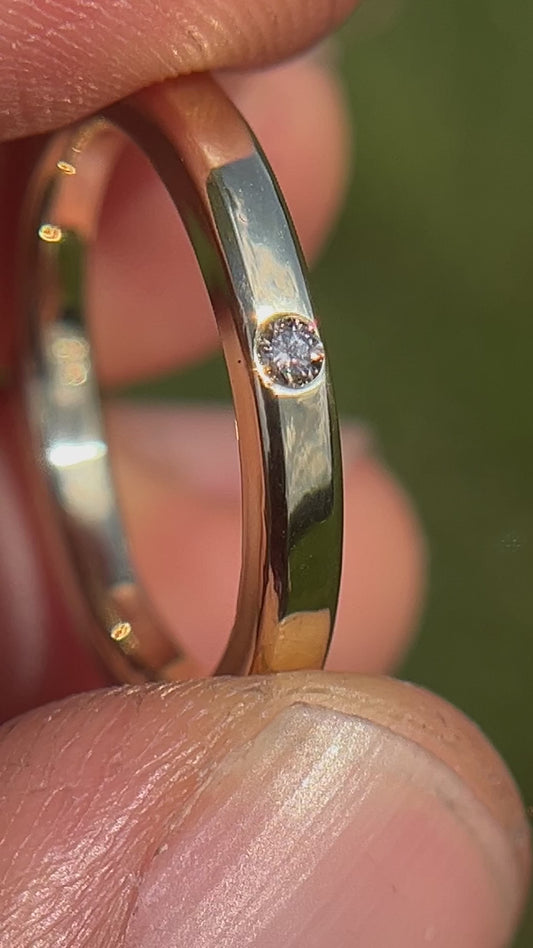 Ring mit zwei Edelsteinen